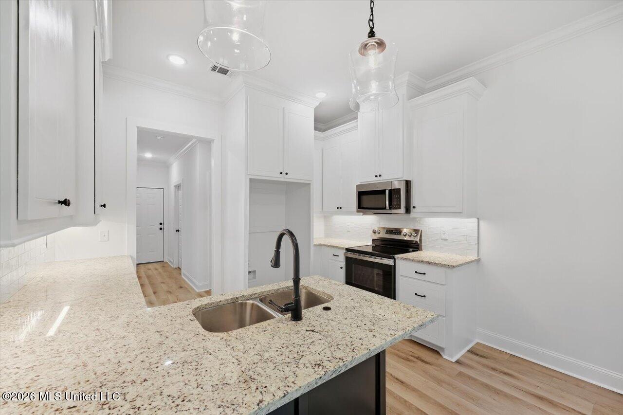 147 Stapleton Drive Property Photo 8