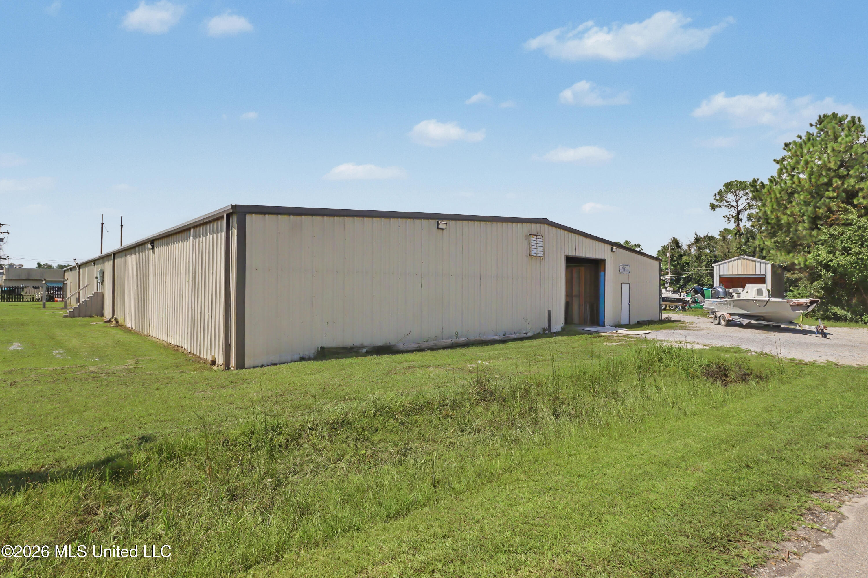 9008 Mclaurin Street Property Photo 6