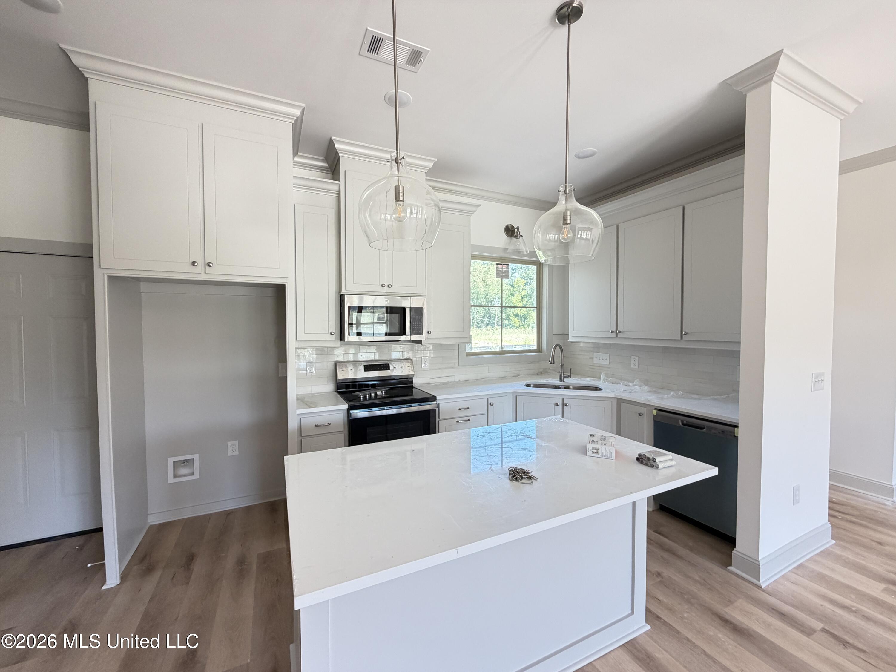 150 Stapleton Drive Property Photo 7