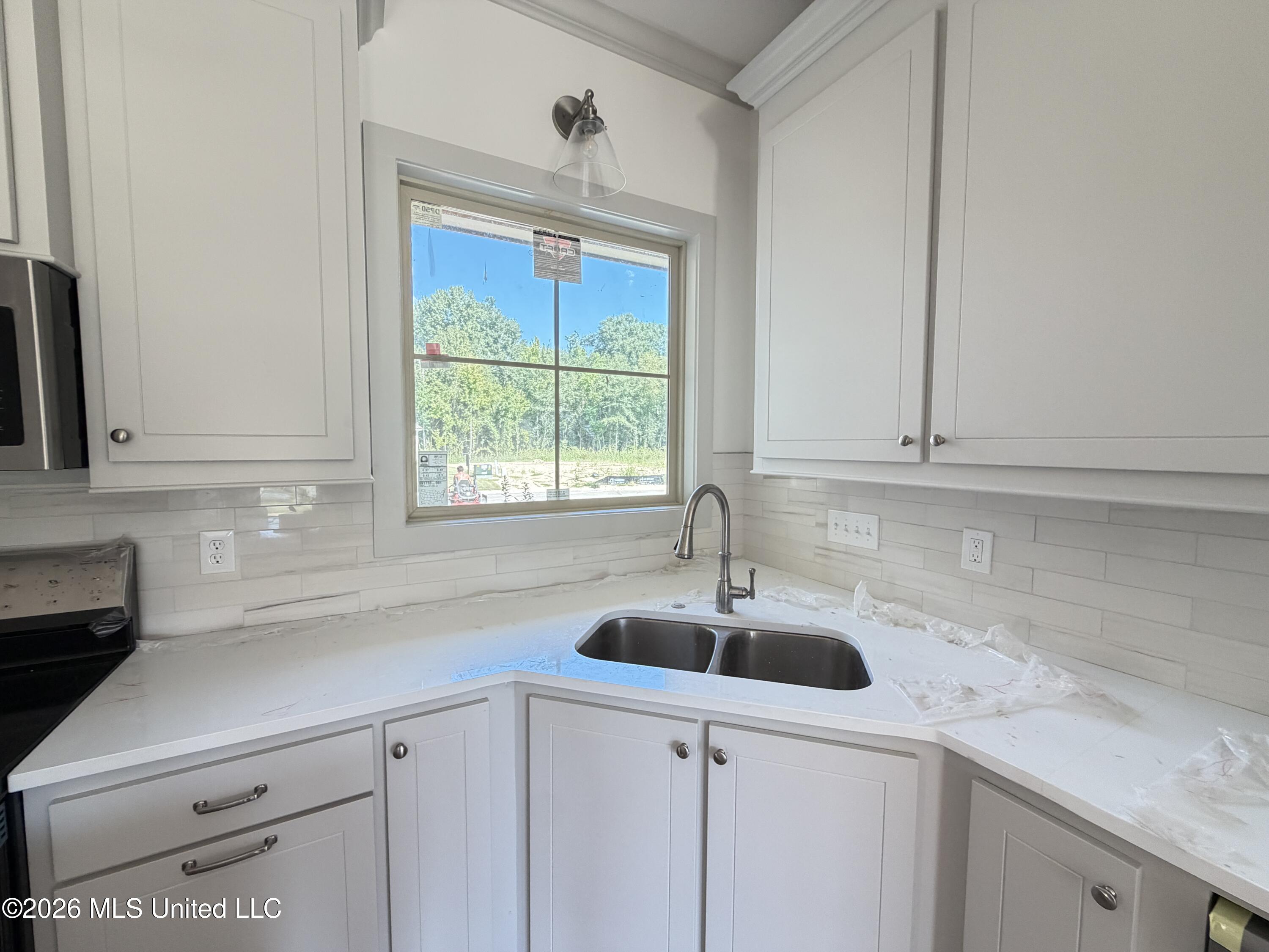 150 Stapleton Drive Property Photo 8