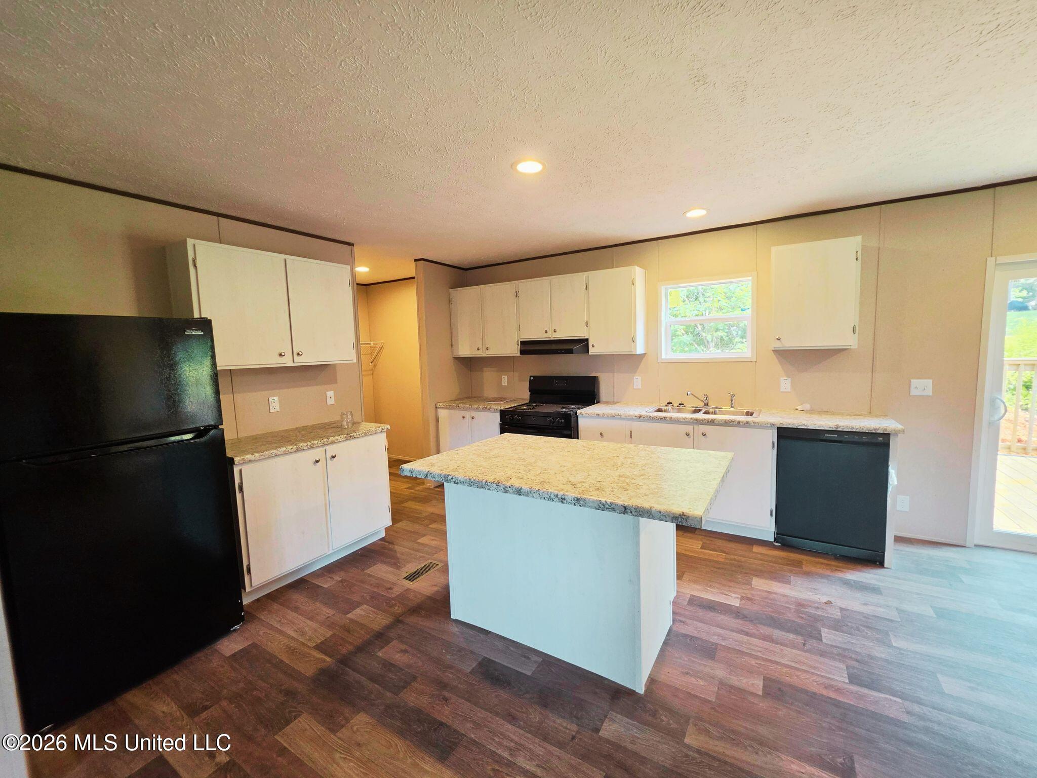 1243 Old Walnut Grove Road Property Photo 4