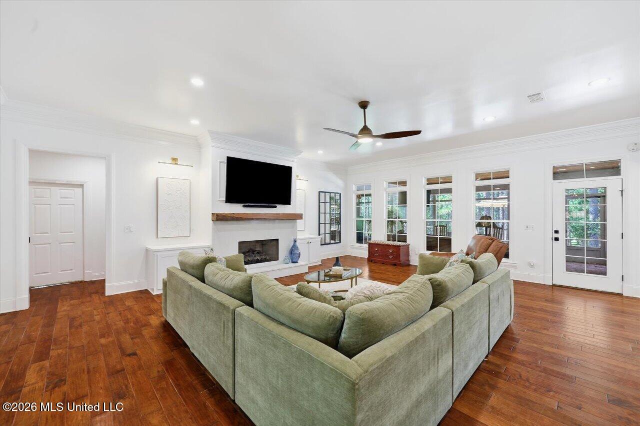 263 Pine Lane Property Photo 4