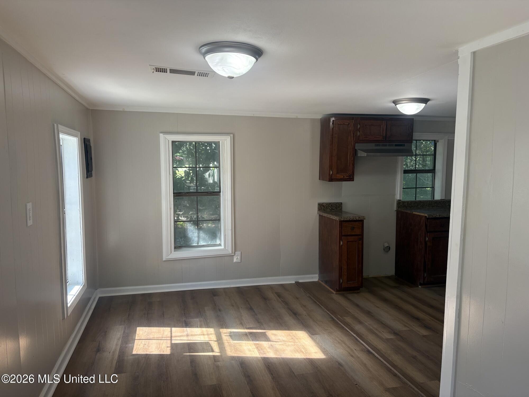 4607 Briggs Street Property Photo 6
