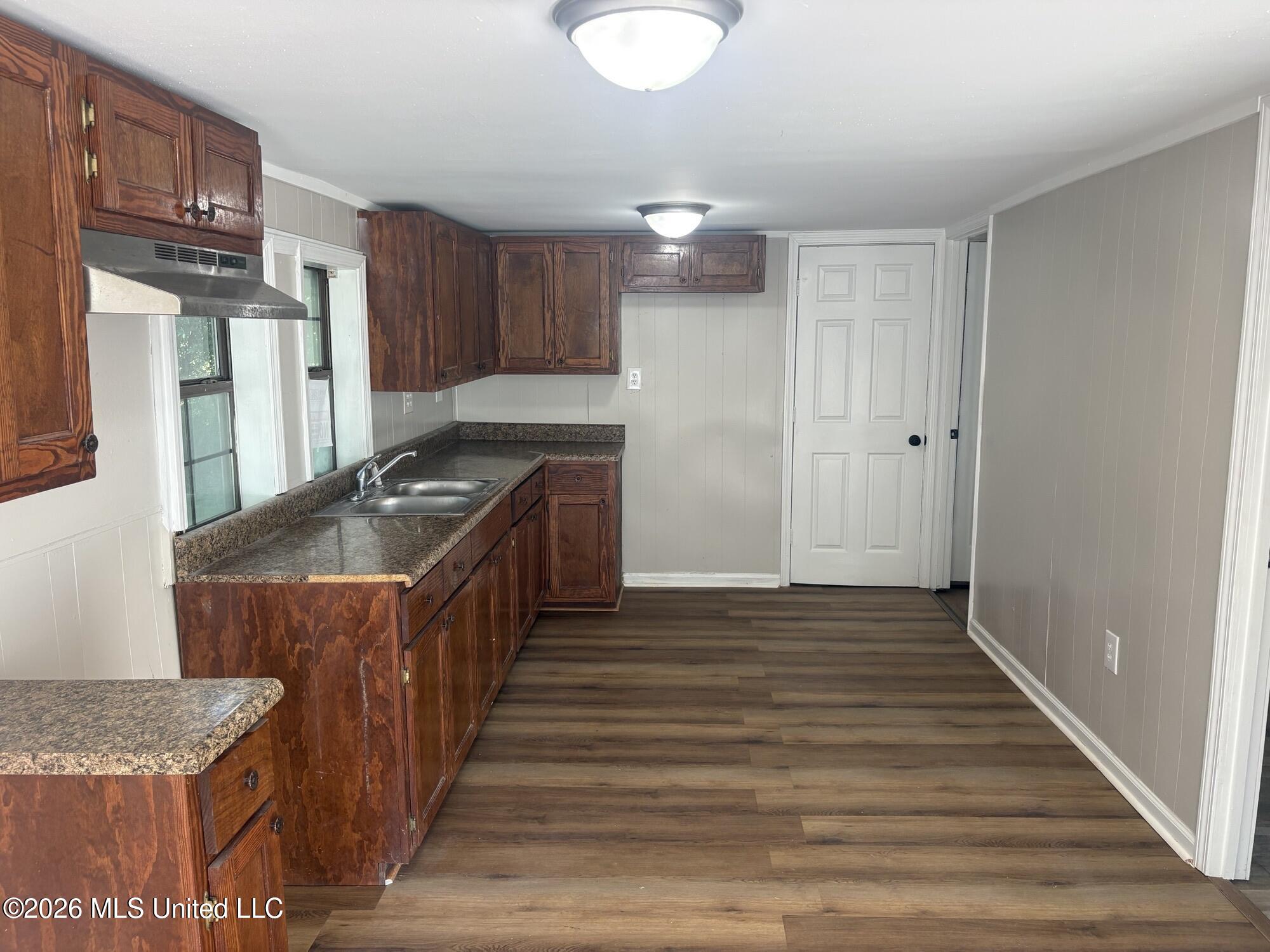4607 Briggs Street Property Photo 7