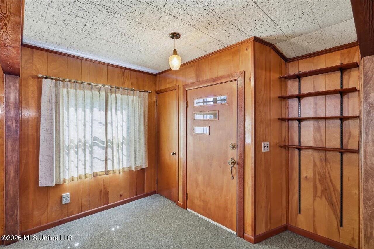 215 E Simpson Property Photo 7
