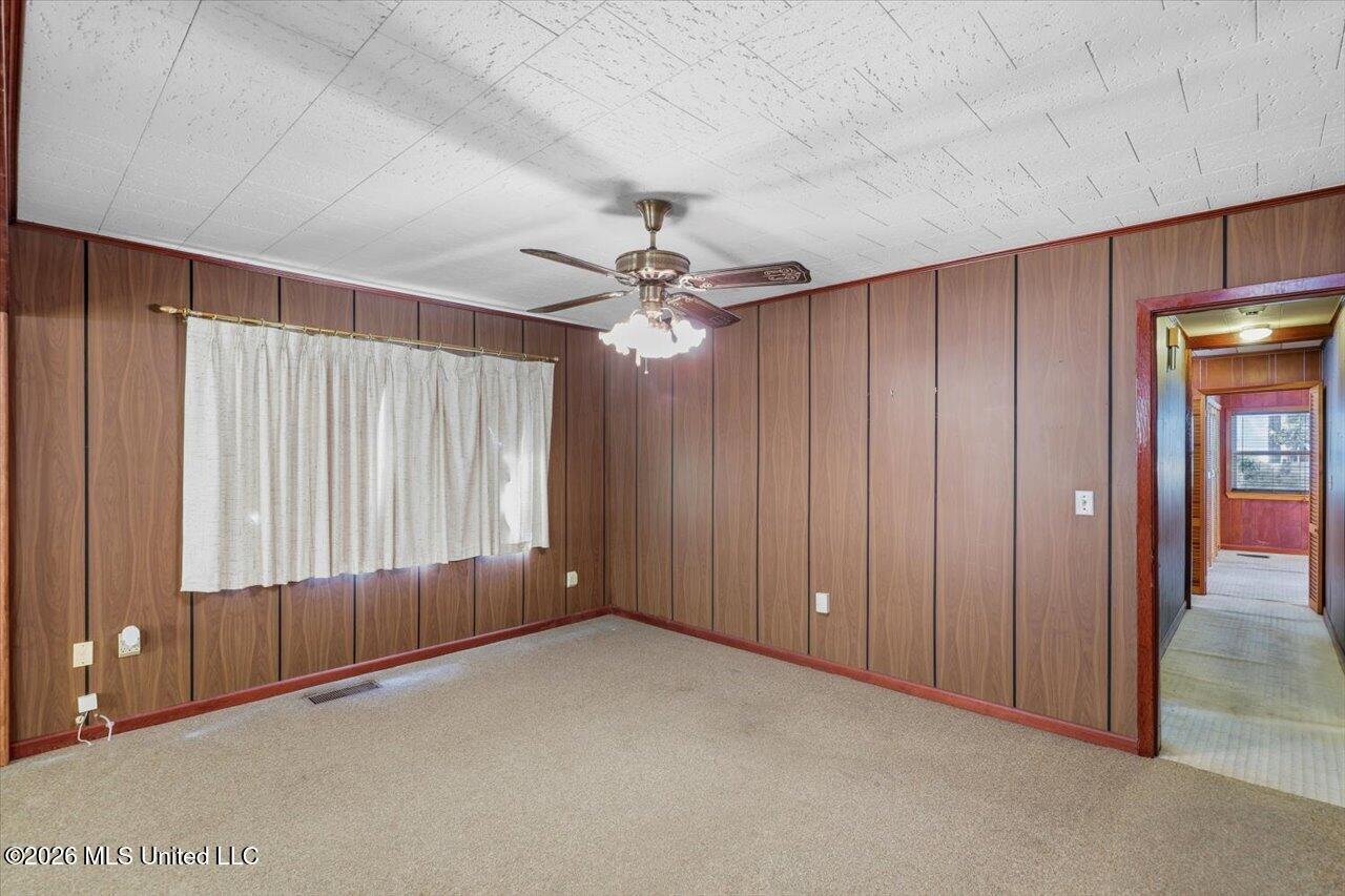 215 E Simpson Property Photo 9