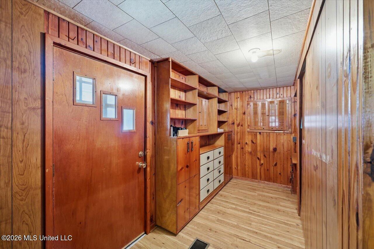 215 E Simpson Property Photo 18