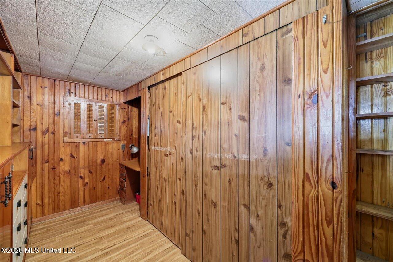 215 E Simpson Property Photo 19