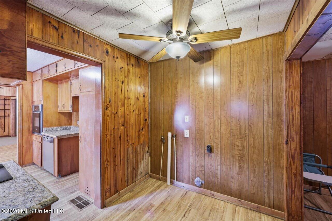 215 E Simpson Property Photo 20
