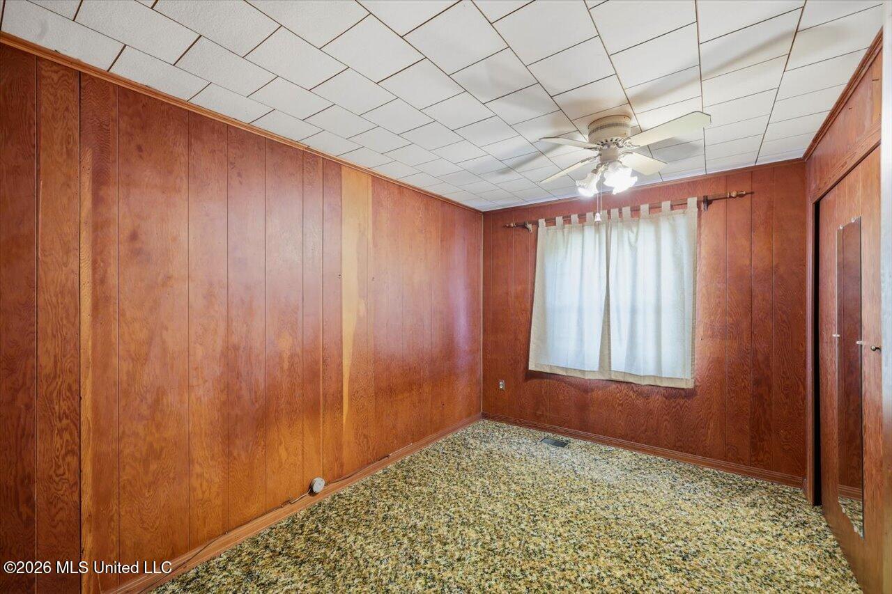 215 E Simpson Property Photo 29