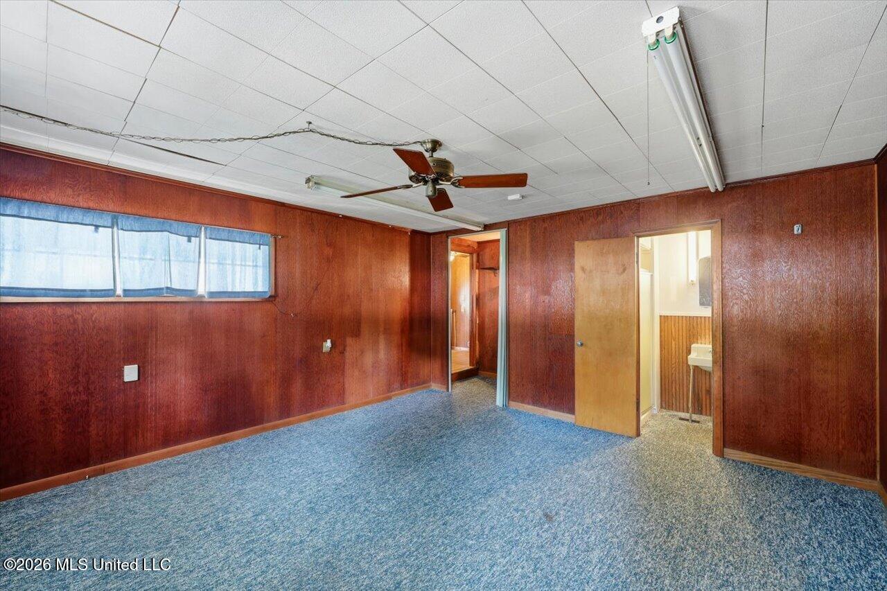 215 E Simpson Property Photo 31