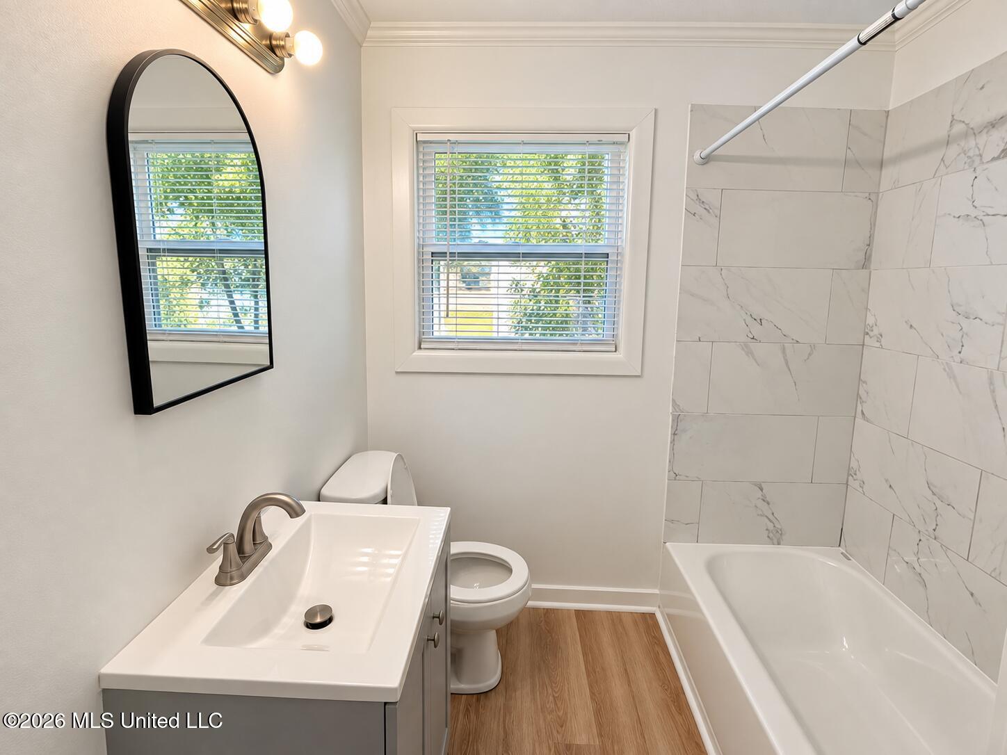 528 N Park Lane Property Photo 5