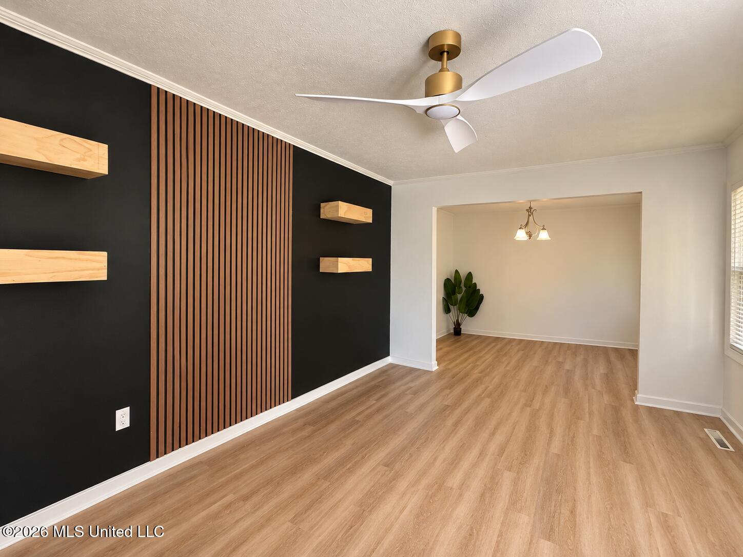 528 N Park Lane Property Photo 7
