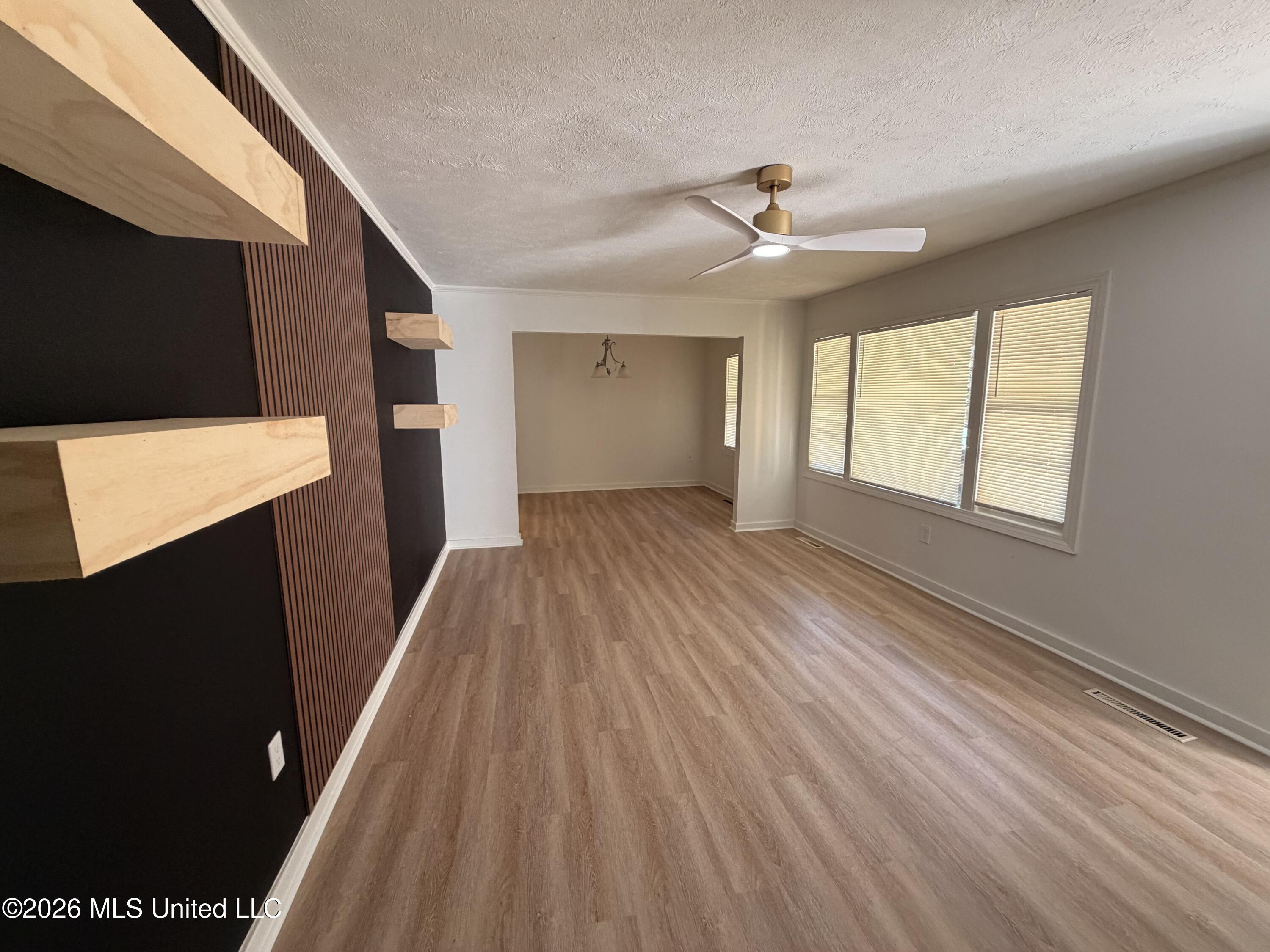 528 N Park Lane Property Photo 12