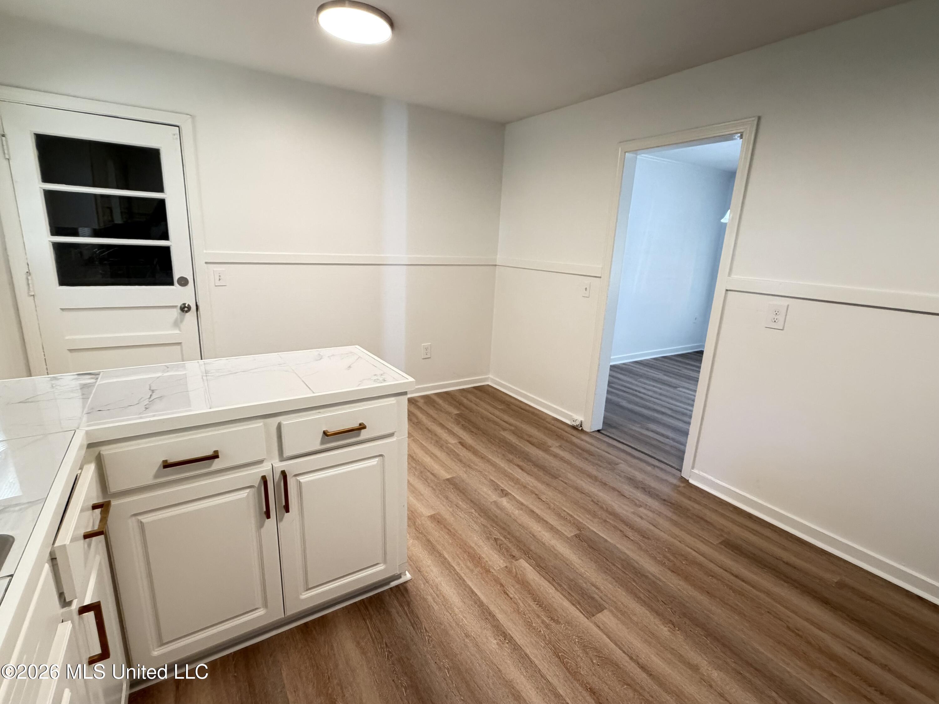 528 N Park Lane Property Photo 14