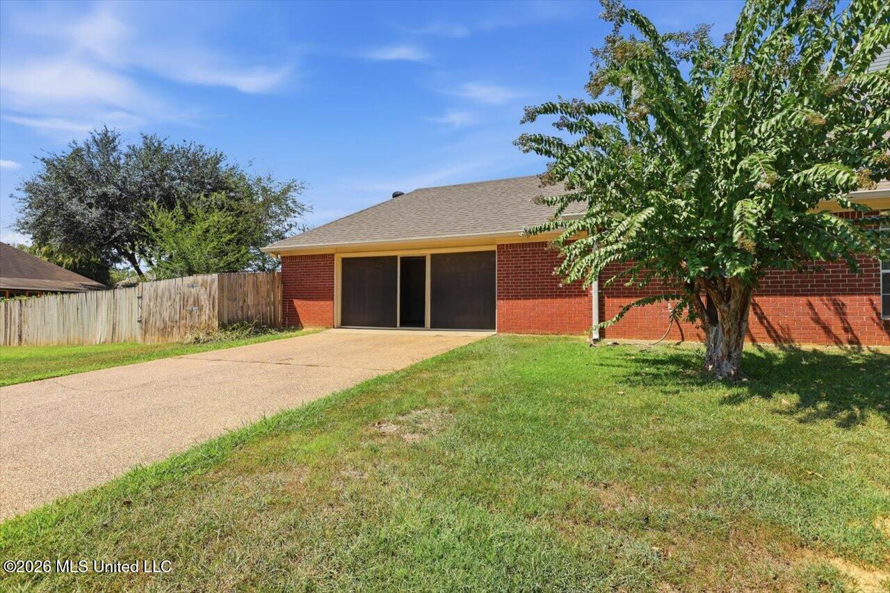 102 Harvest Cove Property Photo 27