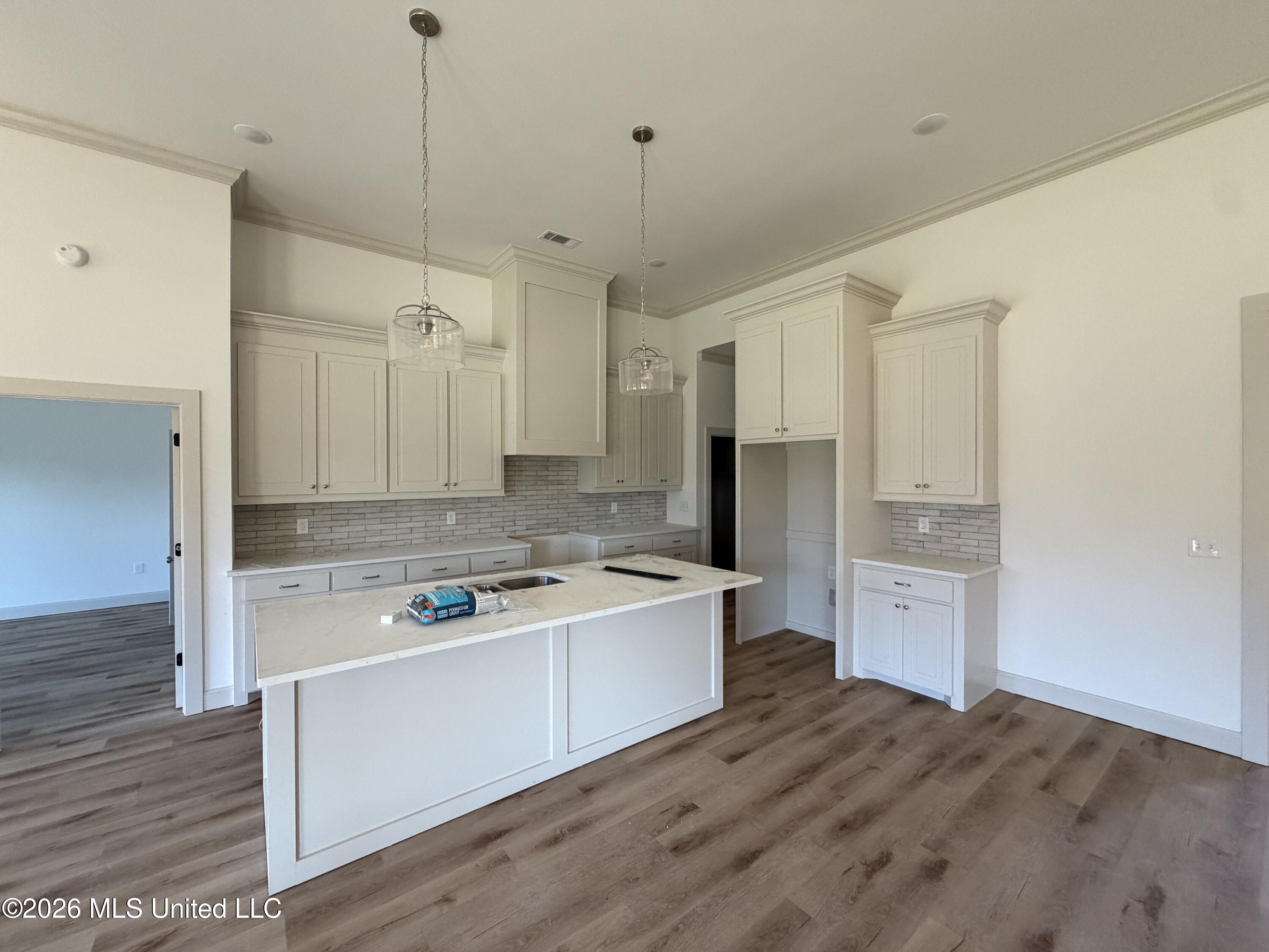 311 Brookfield Circle Property Photo 4