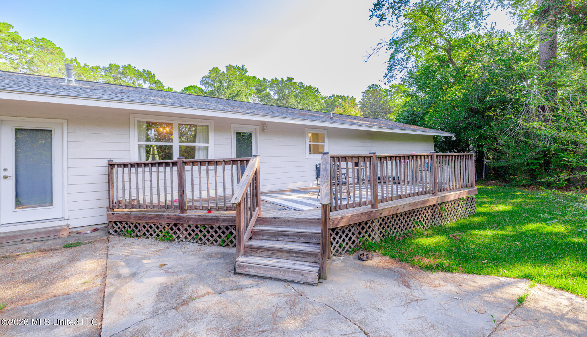 1611 Kent Avenue Property Photo 4