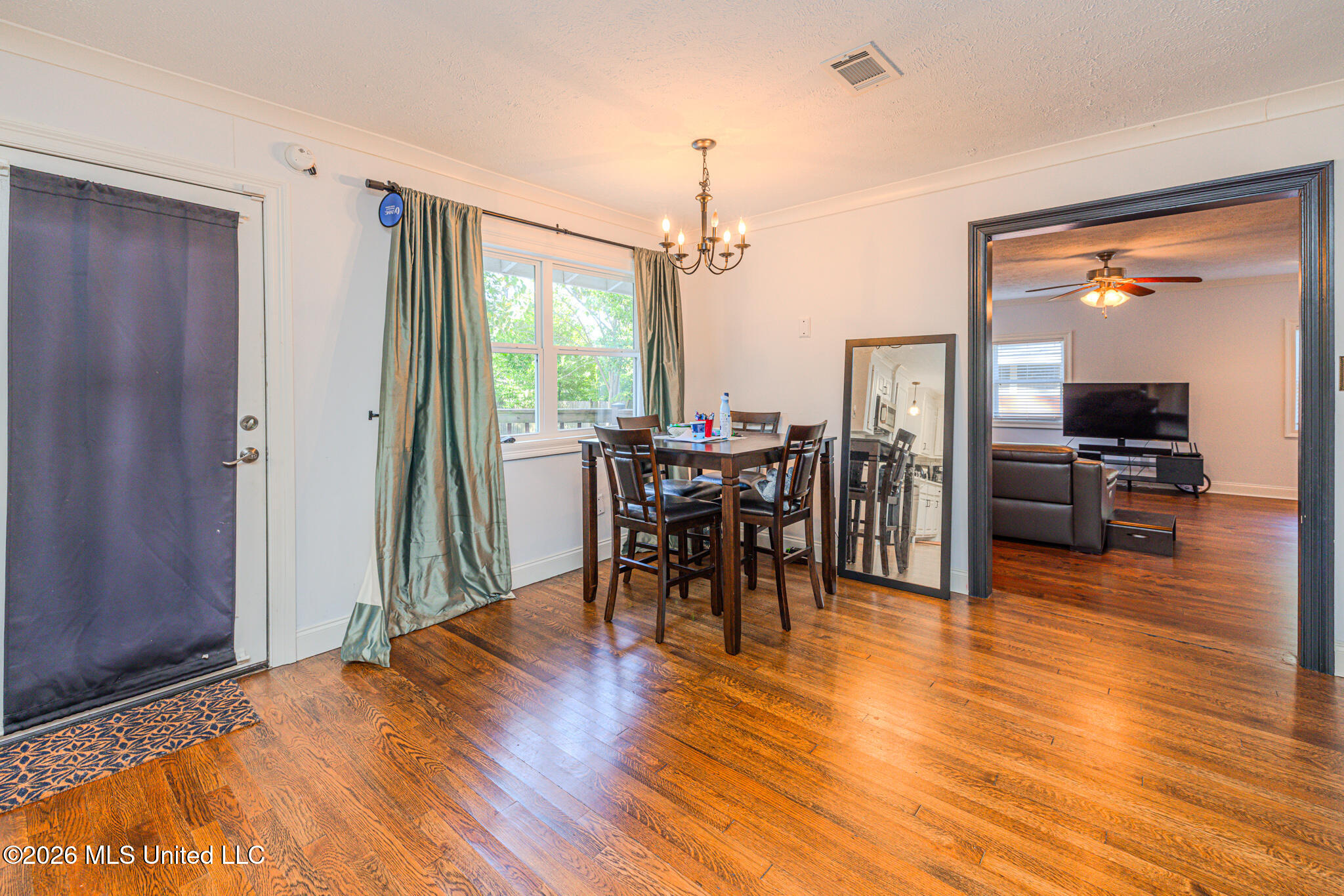 1611 Kent Avenue Property Photo 7