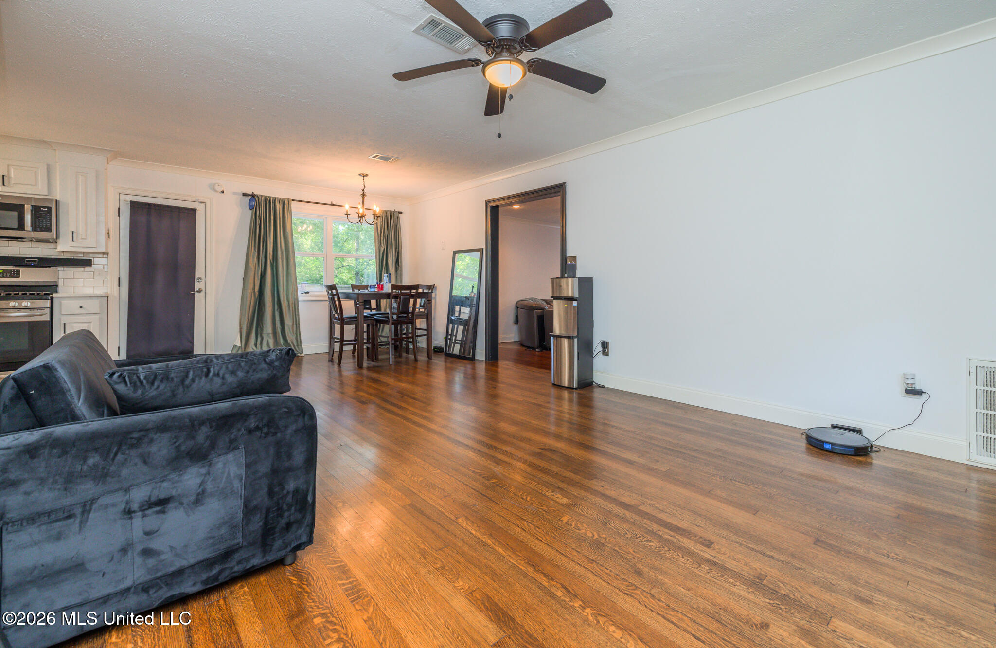 1611 Kent Avenue Property Photo 12