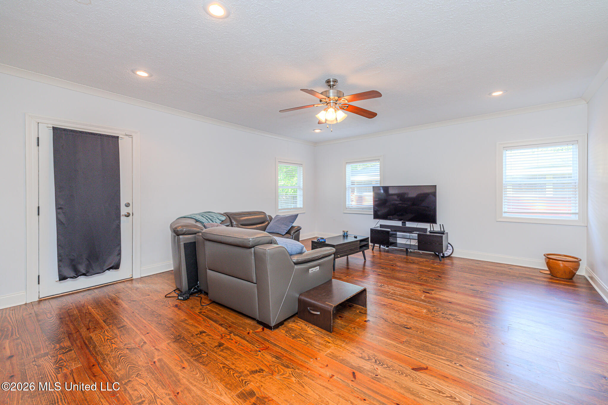 1611 Kent Avenue Property Photo 13