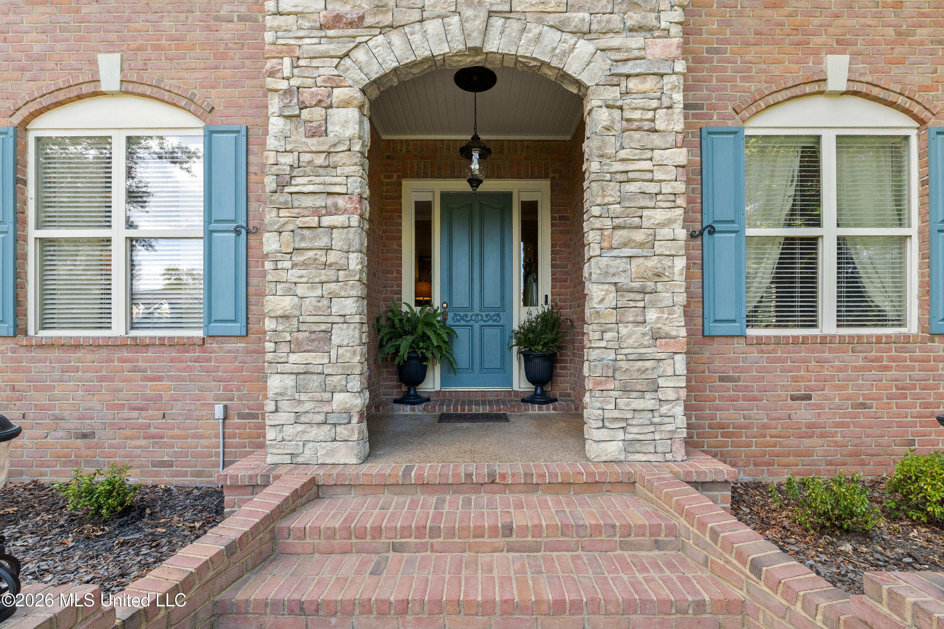 8209 Longwood Drive Property Photo 7