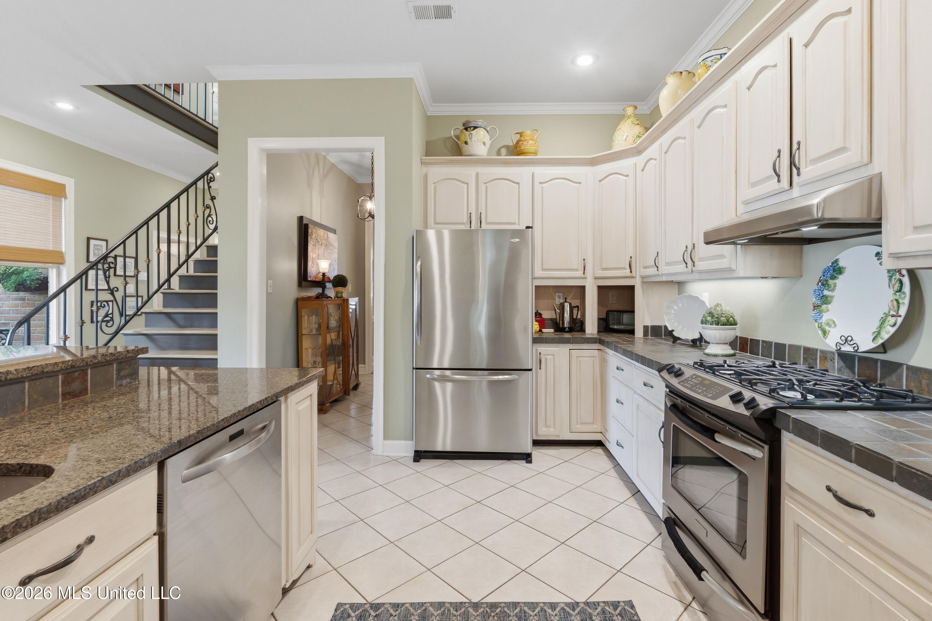 8209 Longwood Drive Property Photo 18