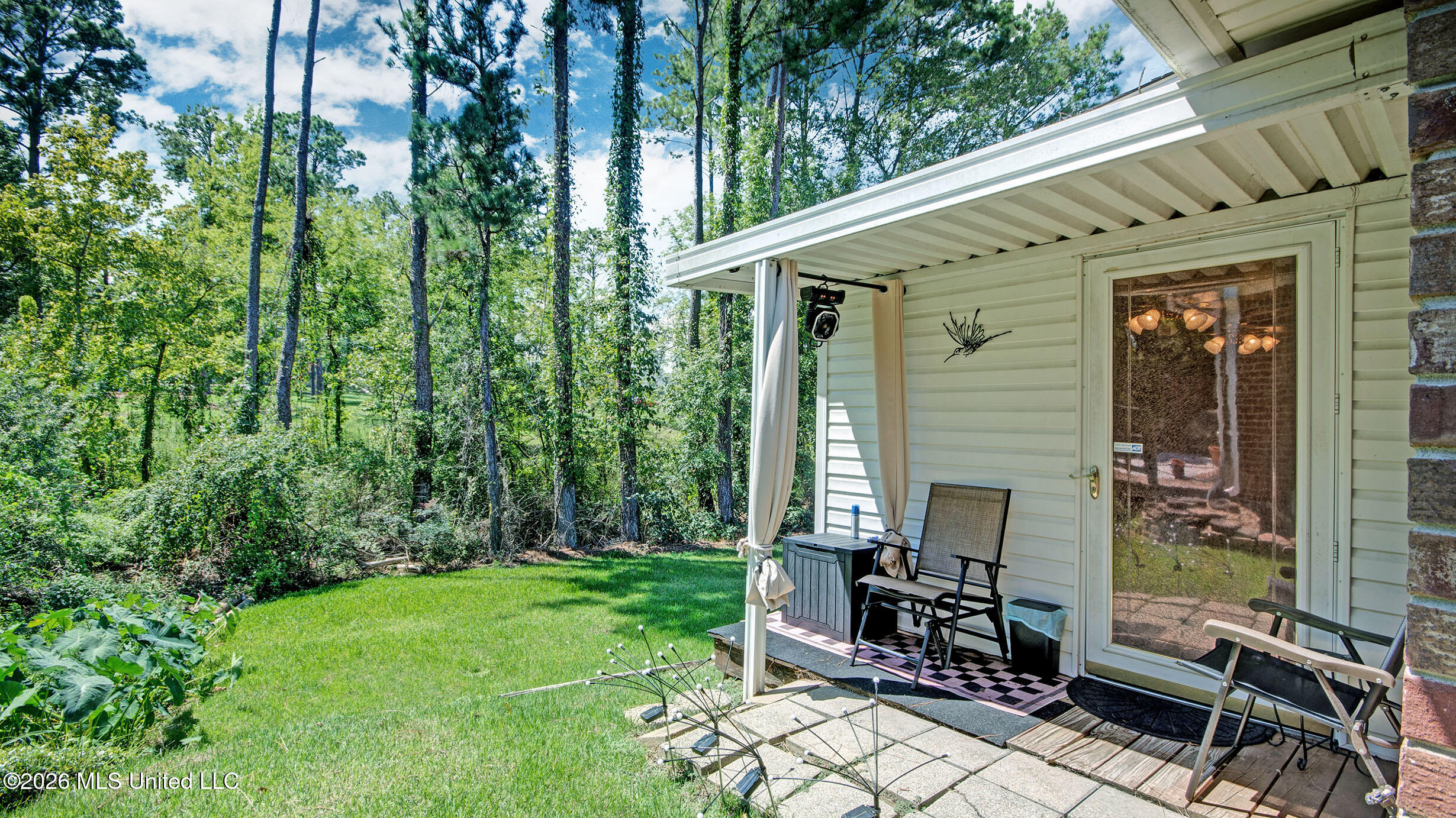 121 Kings Ridge Drive Property Photo 5