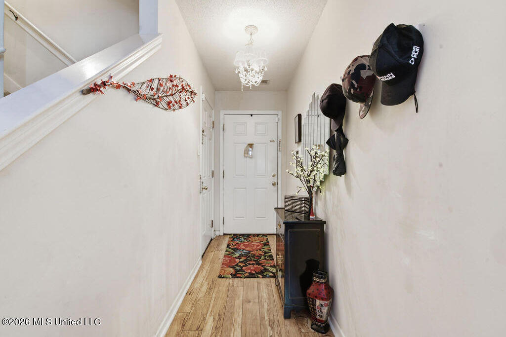 6813 Tealwood Drive Property Photo 4