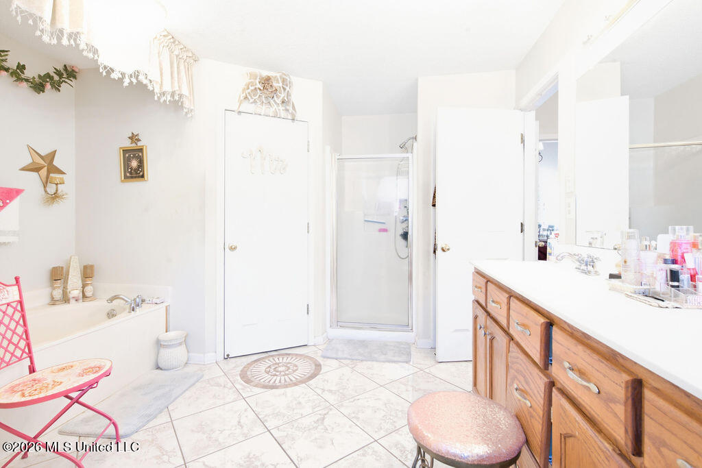 6813 Tealwood Drive Property Photo 14