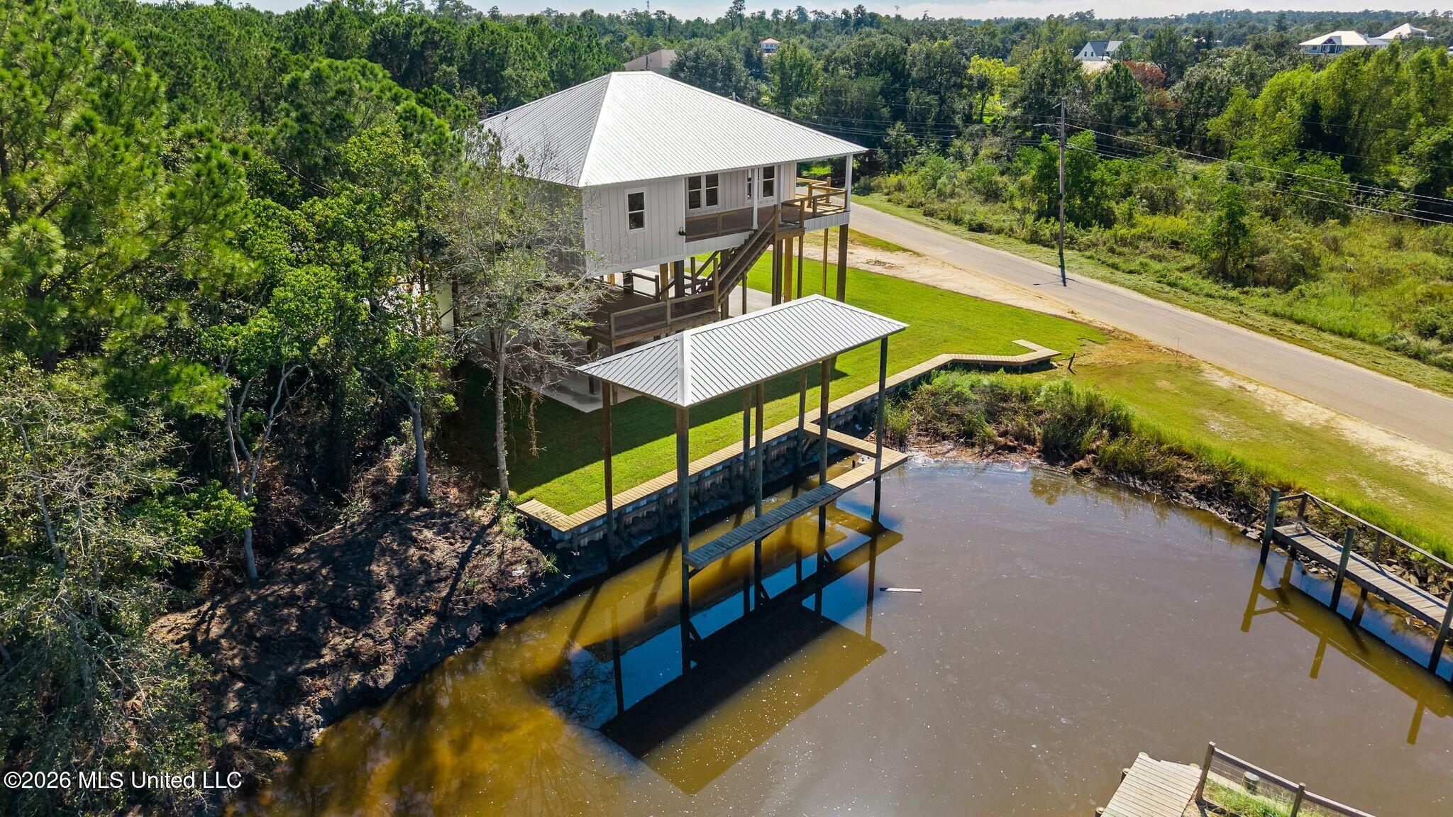 1776 Blue Meadow Road Property Photo 1