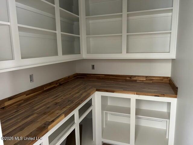 1776 Blue Meadow Road Property Photo 6