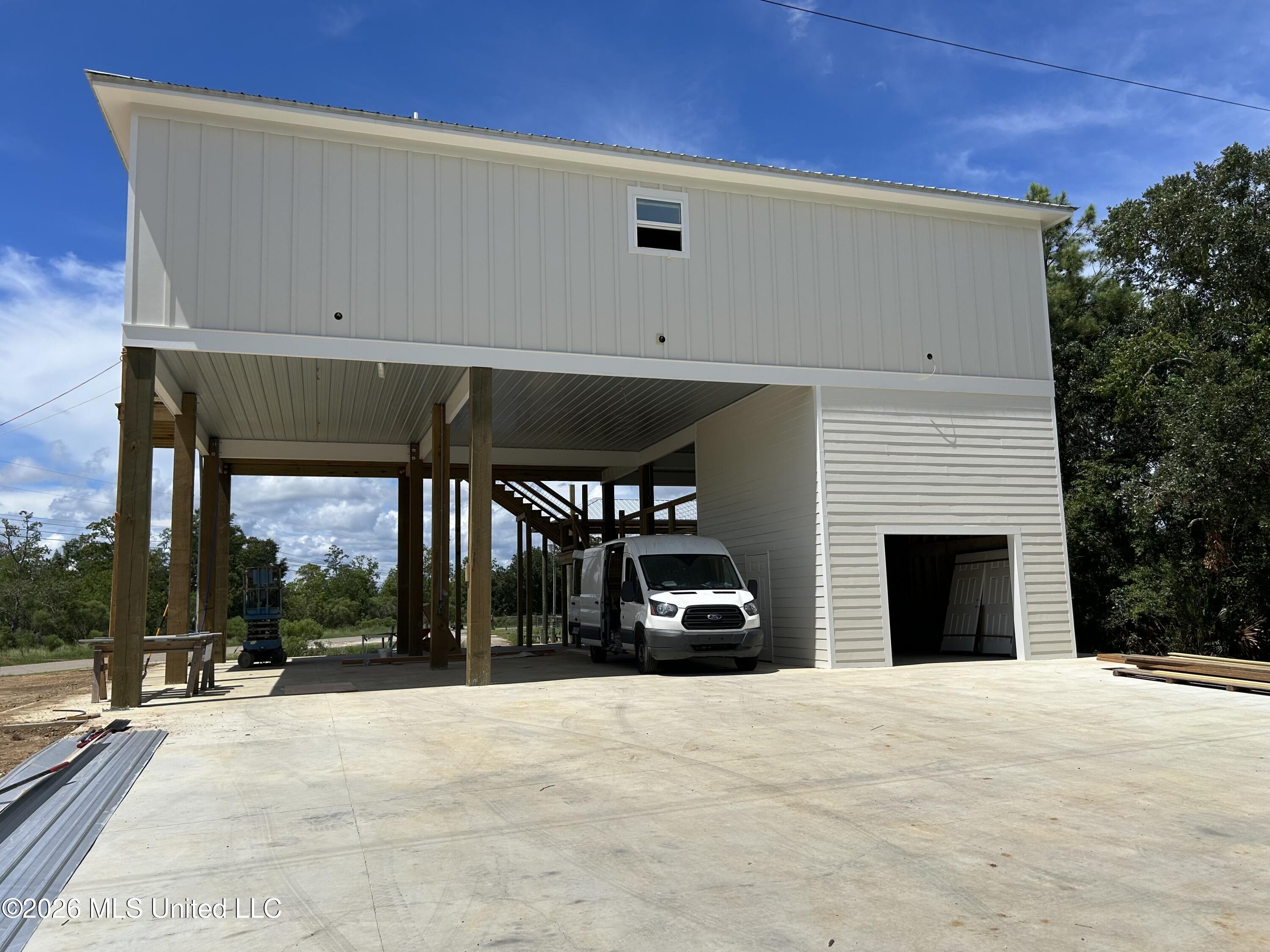 1776 Blue Meadow Road Property Photo 8