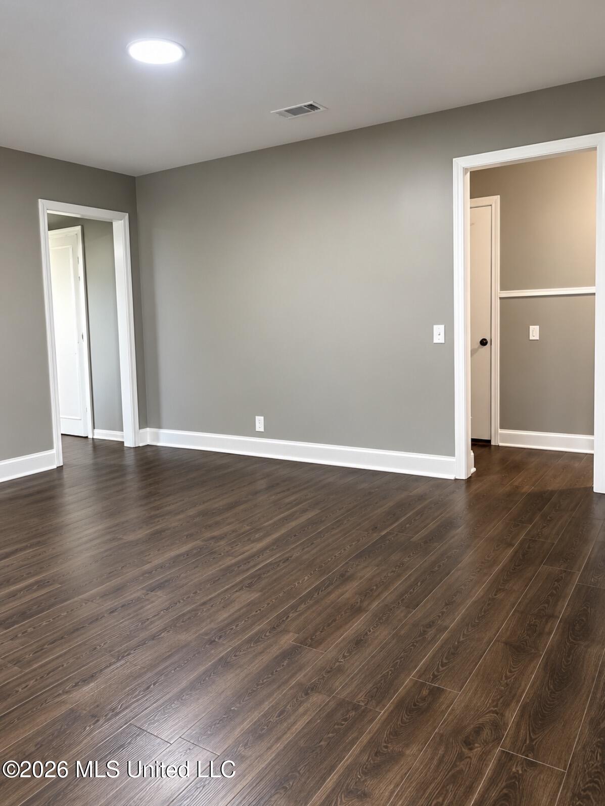 844 Stiles Street Property Photo 2