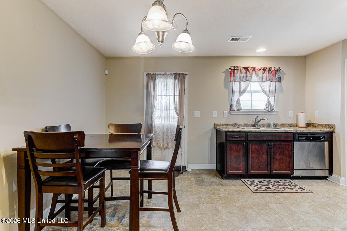 8710 Kimberly Dawn Drive Property Photo 6