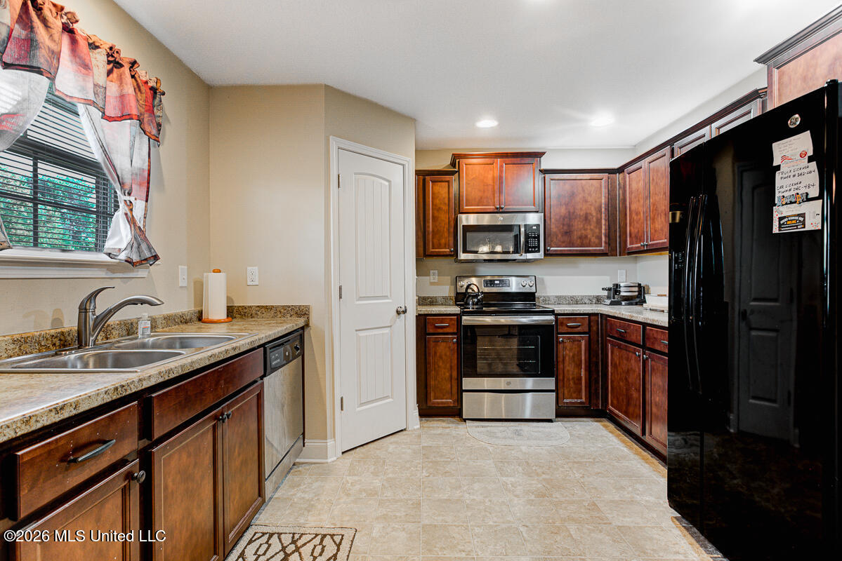8710 Kimberly Dawn Drive Property Photo 9