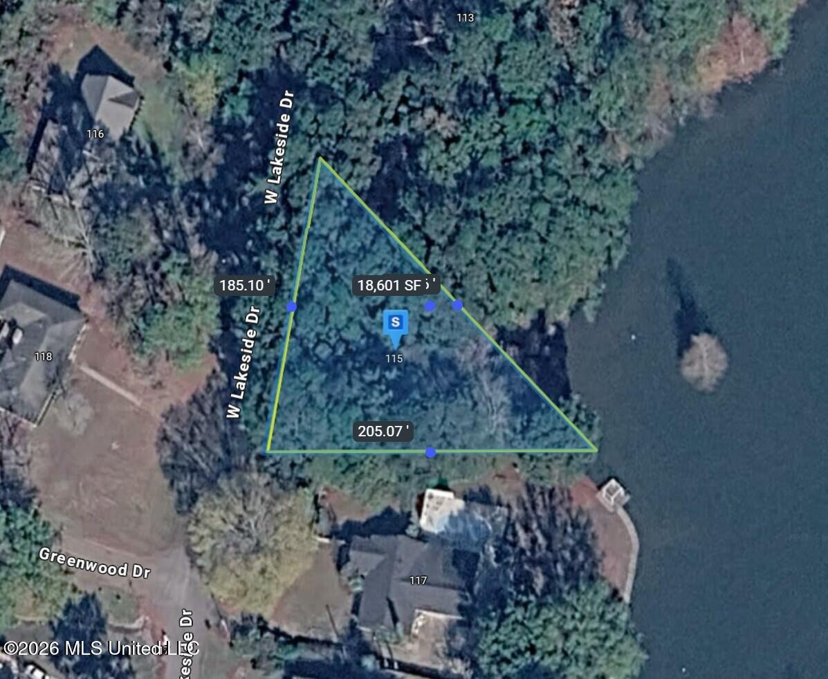 115 W Lakeside Drive Property Photo 6
