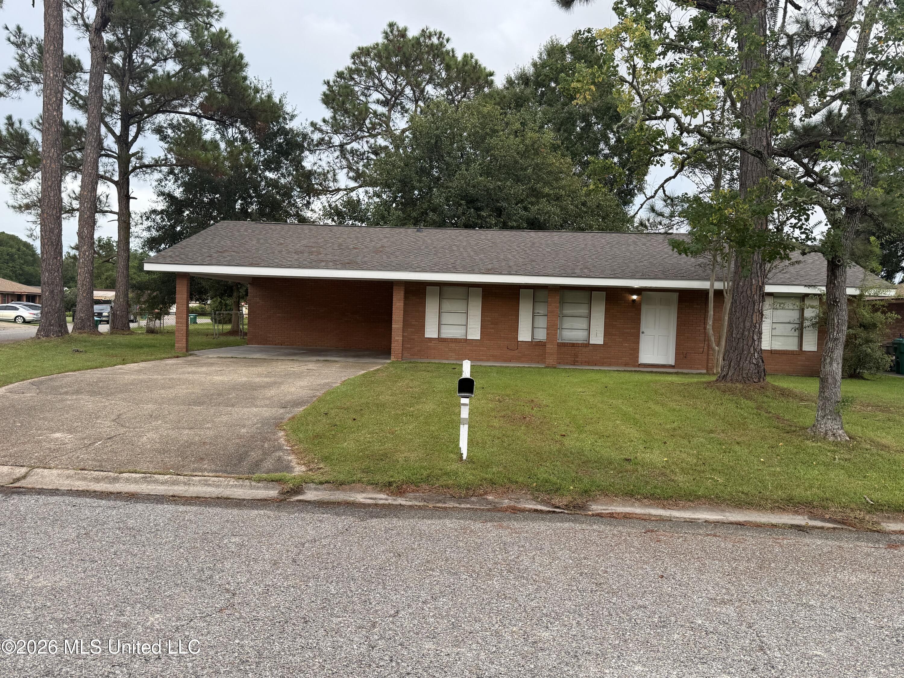 607 Temple Drive Property Photo 2