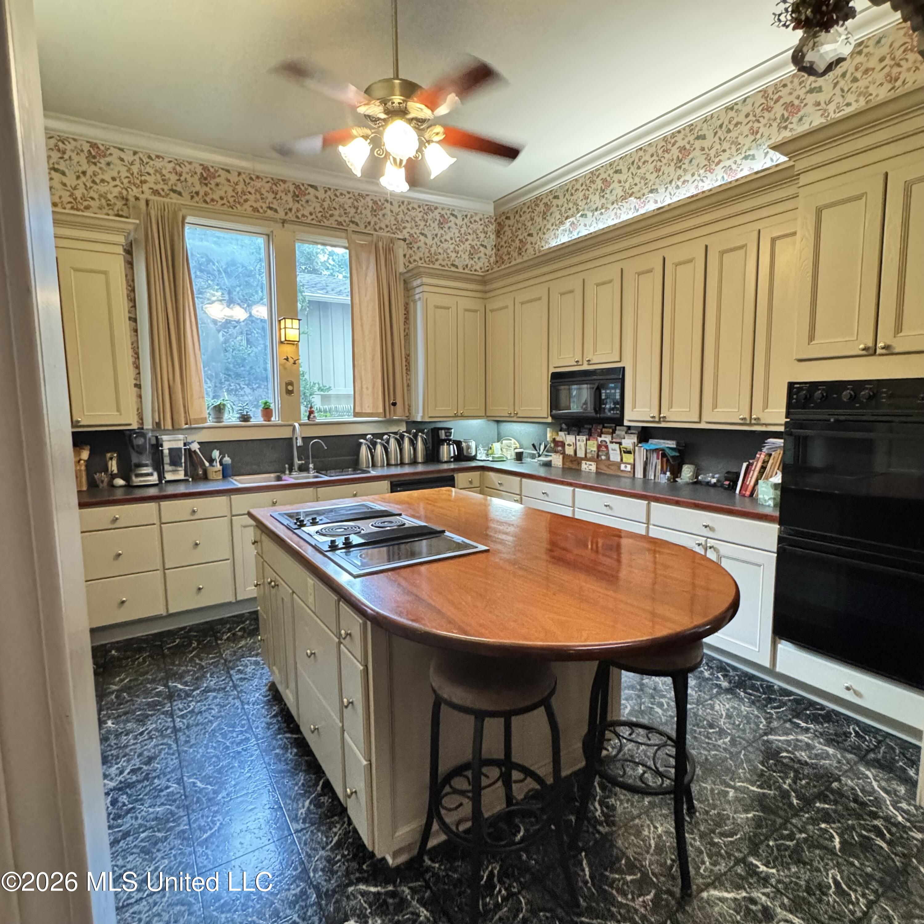 709 N Union Street Property Photo 17