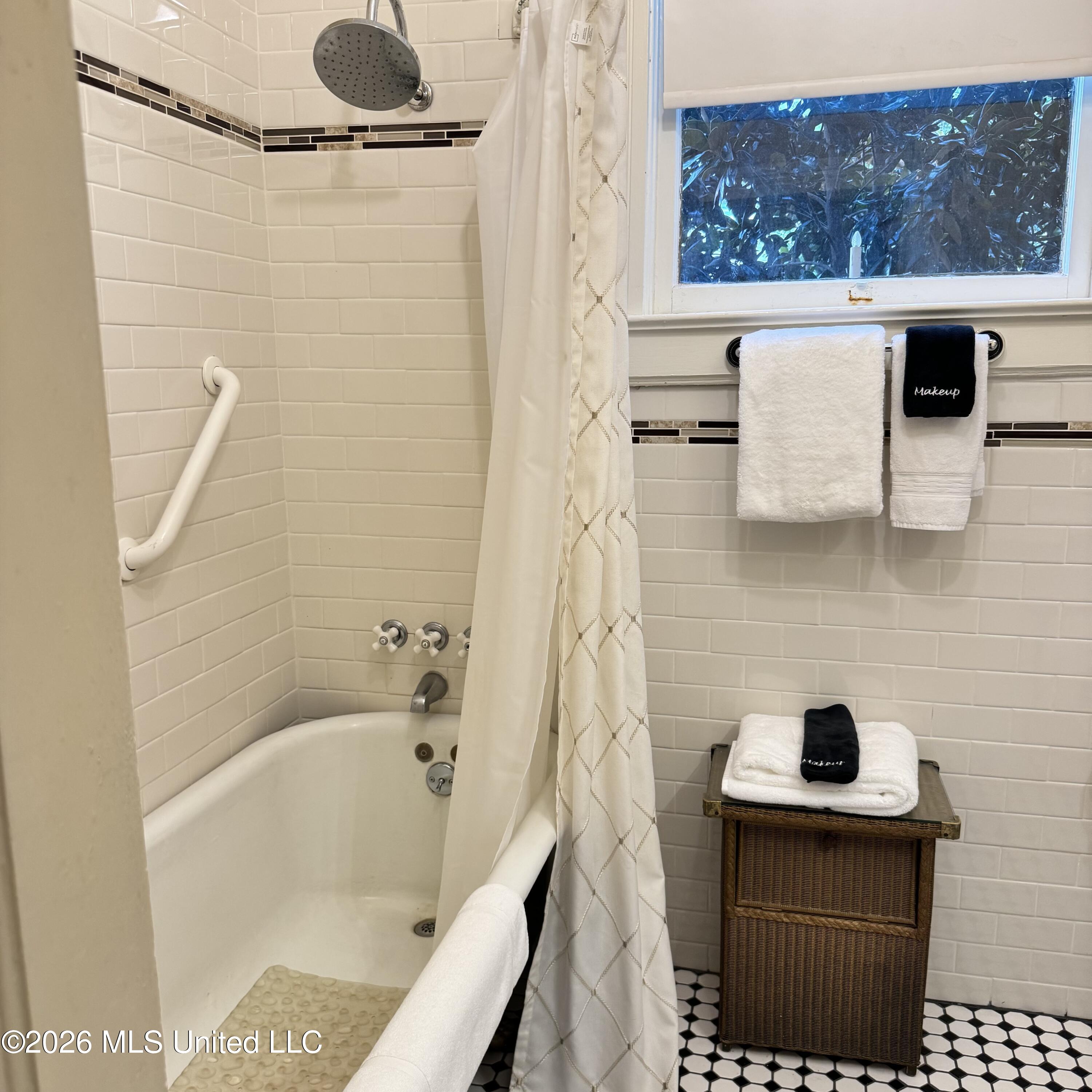 709 N Union Street Property Photo 25