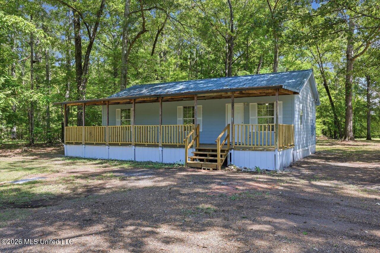 301 Maple Street Property Photo 1