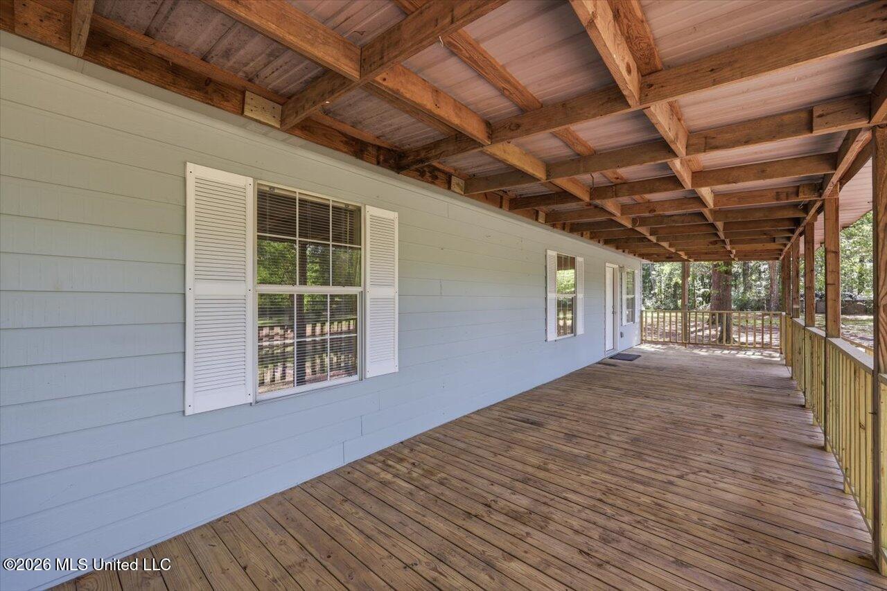 301 Maple Street Property Photo 2