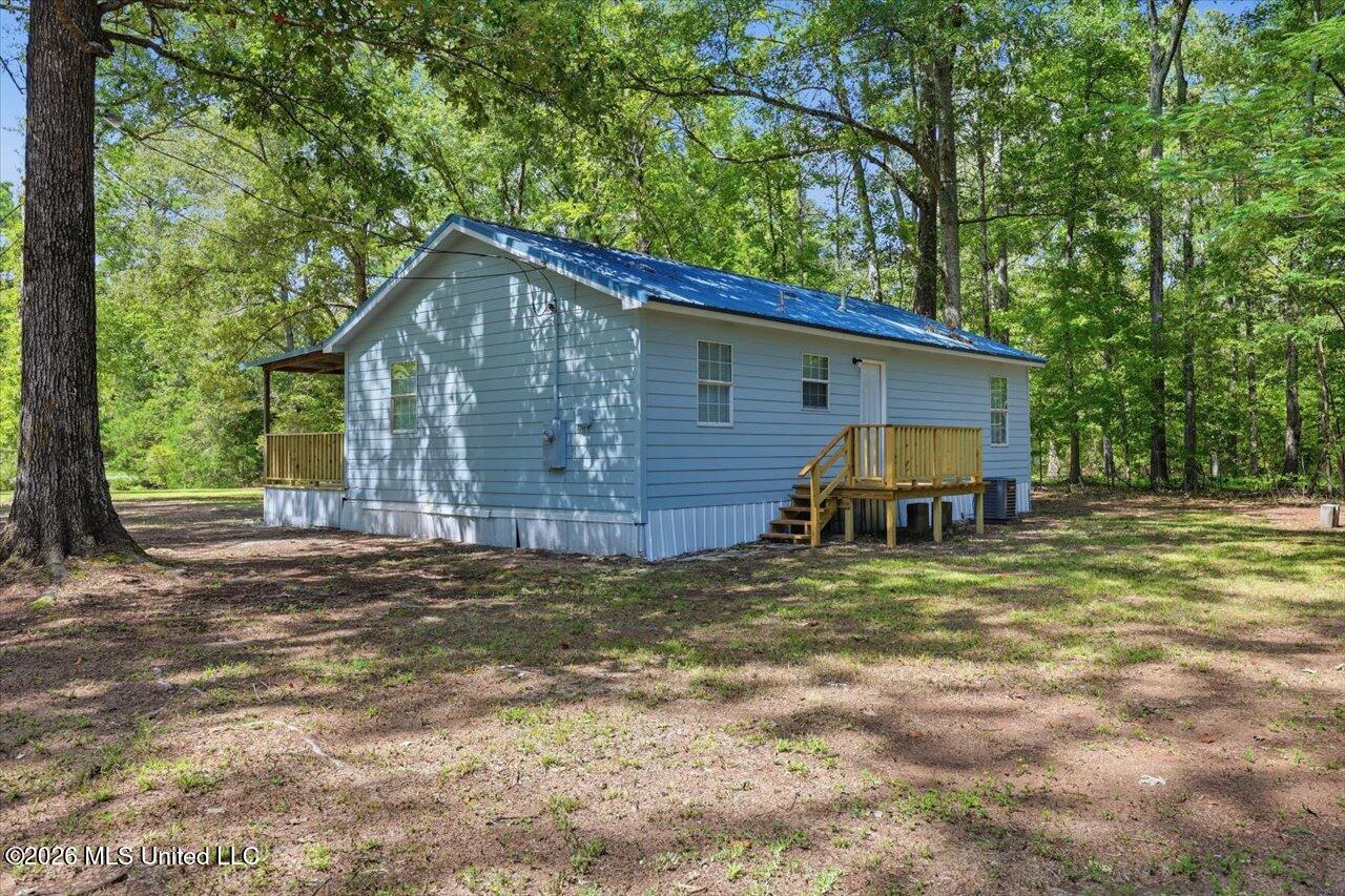 301 Maple Street Property Photo 7