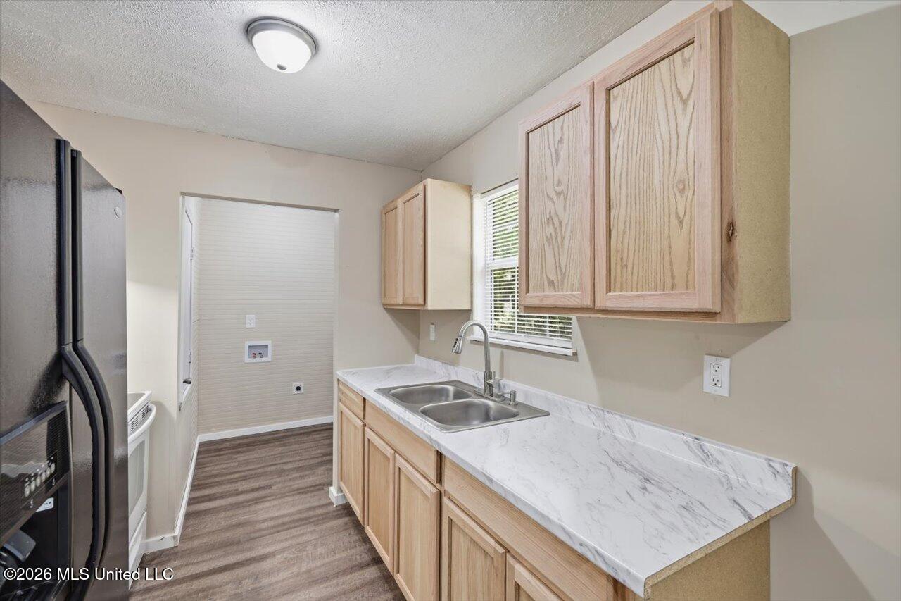 301 Maple Street Property Photo 10