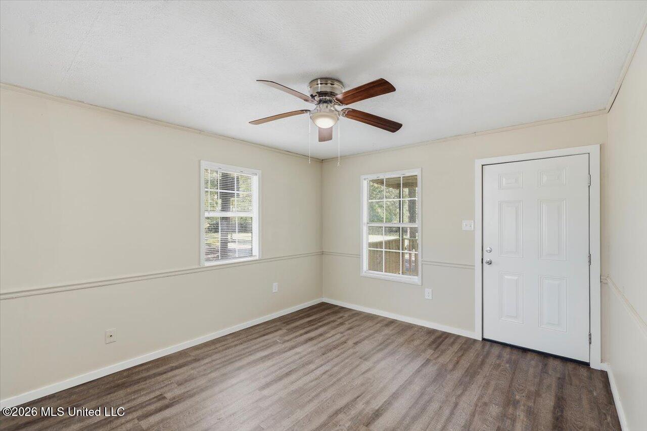 301 Maple Street Property Photo 14