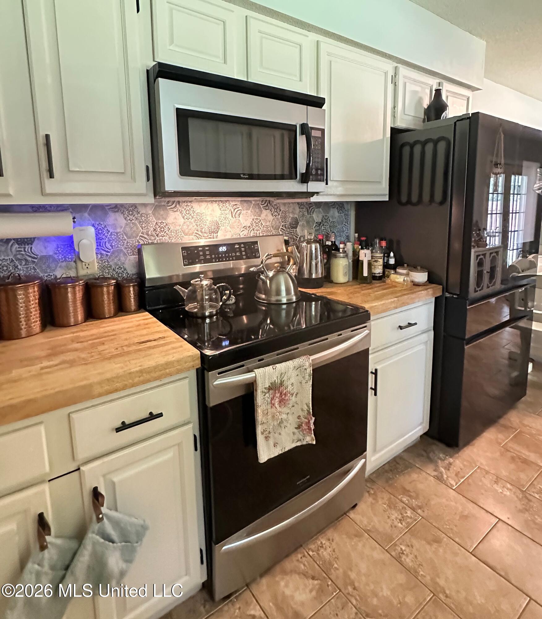 1008 Leigh Street Property Photo 4