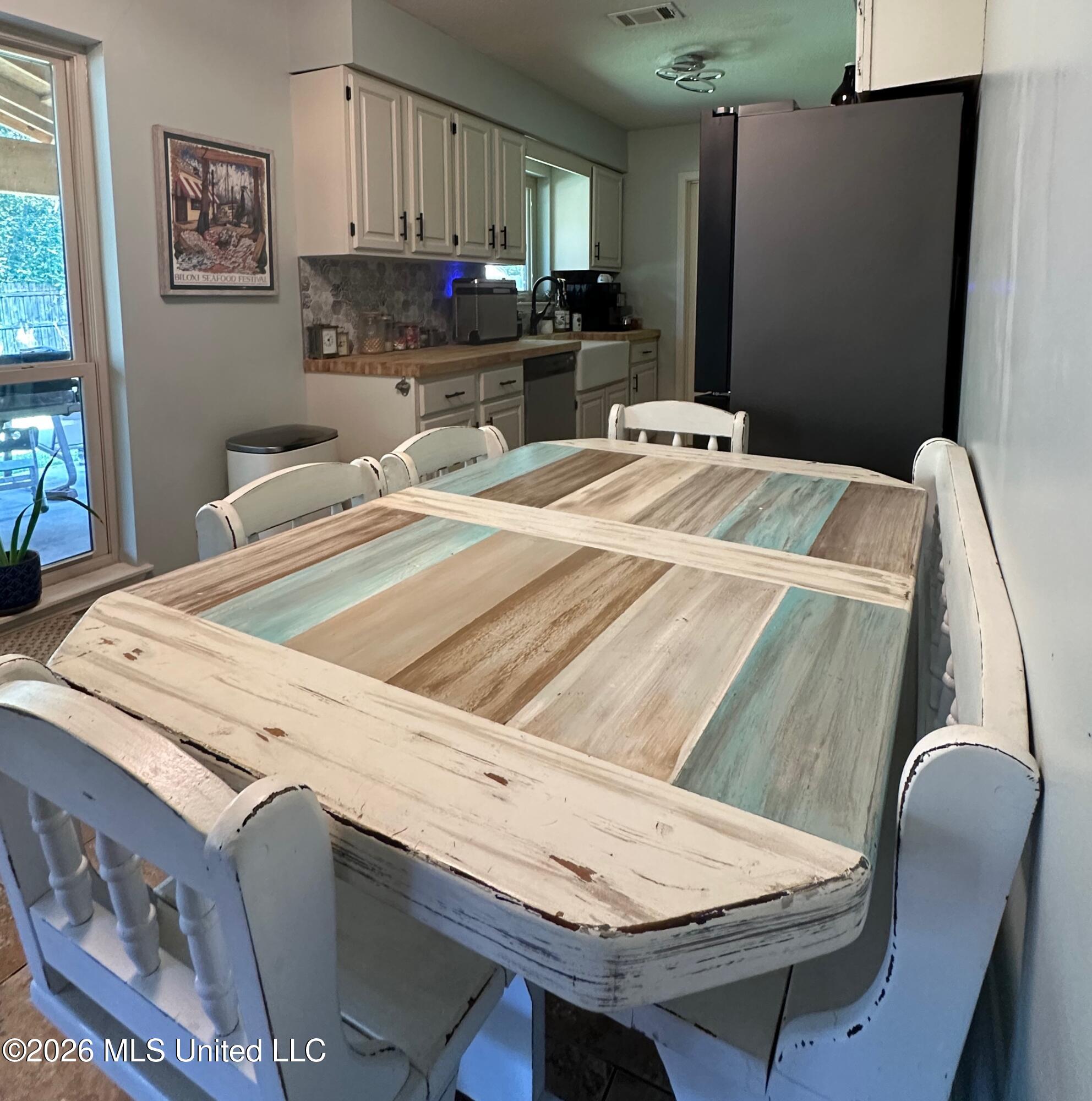 1008 Leigh Street Property Photo 5