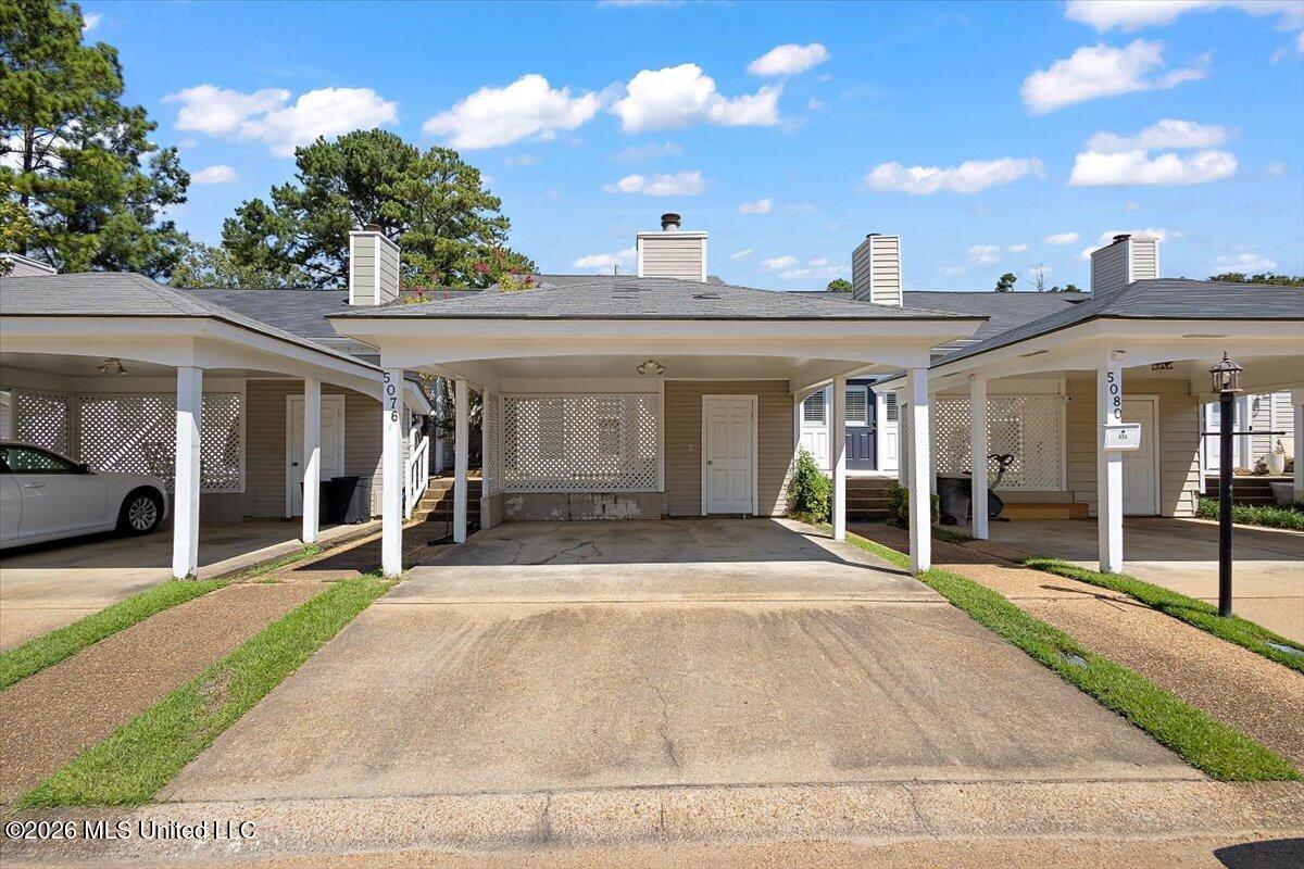 5076 Harling Place Property Photo 3