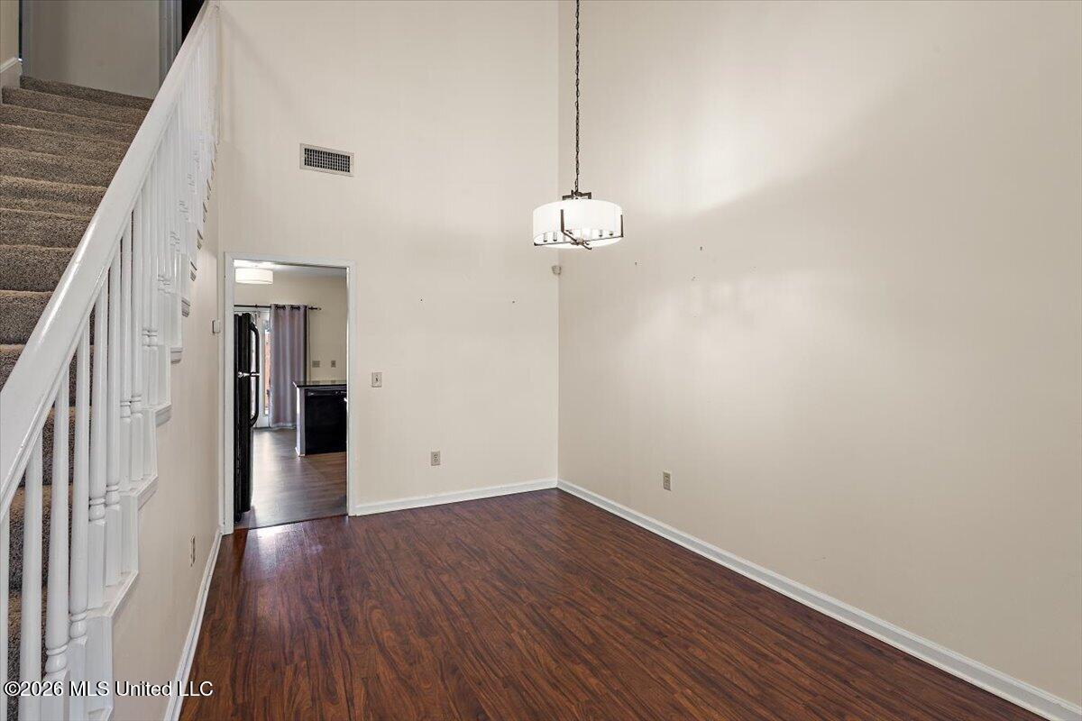 5076 Harling Place Property Photo 5