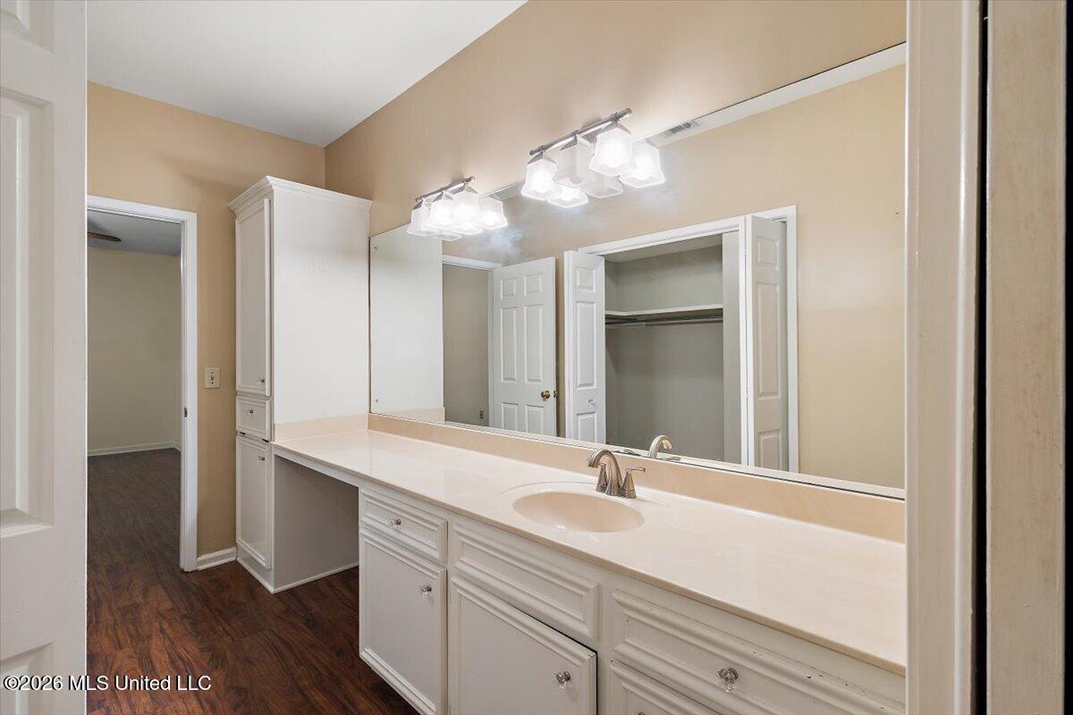 5076 Harling Place Property Photo 7